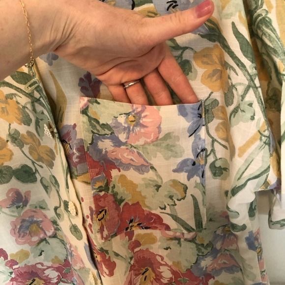 🎃Vintage Floral Lightweight Button Down Short Sleeve Blouse - Picture 7 of 8